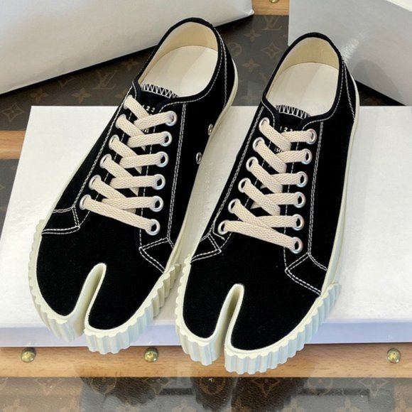 Canvas Tabi Lows - FREE SOCKS